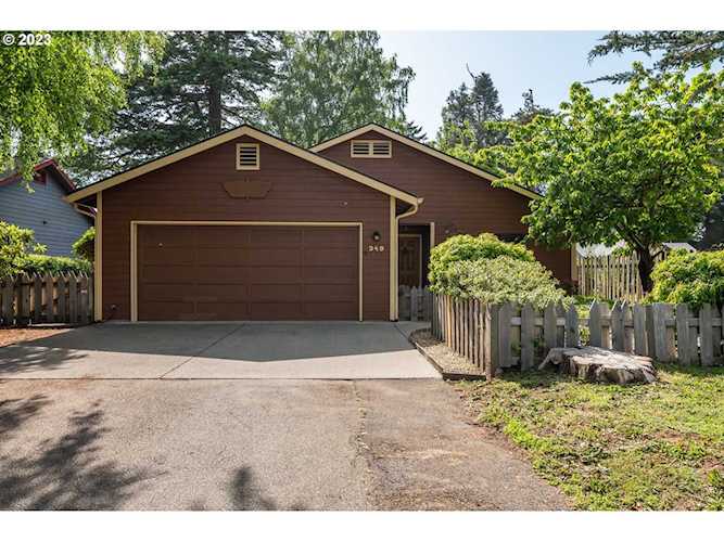 349 Klamath AVE Bandon, OR 97411 | MLS 23119314 Photo 1