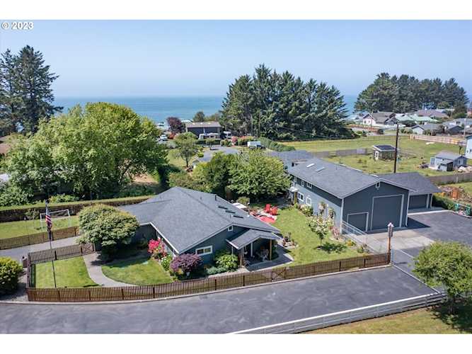 15502 Morrison LN Brookings, OR 97415