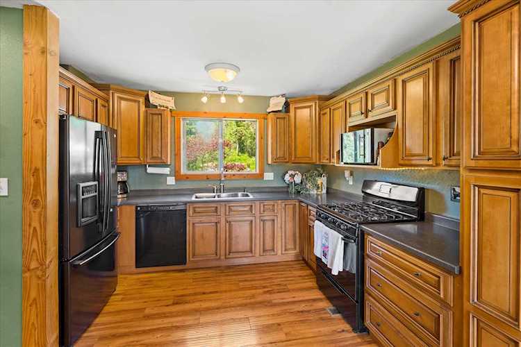 33893 Redgate Dr Bigfork, MT 59911