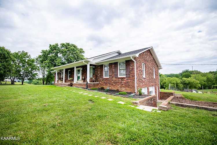 1249 Big Bend Rd Strawberry Plains, TN 37871