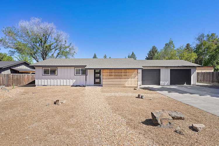 1648 NE Pheasant Ln Bend, OR 97701 | MLS 220165020 Photo 1