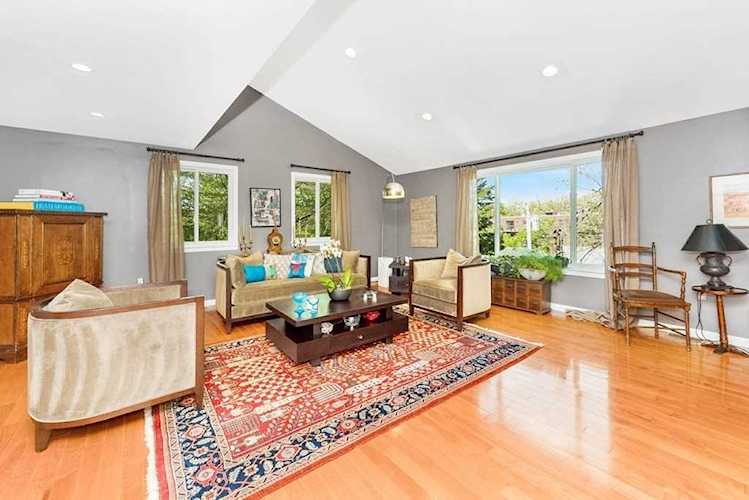 37 River Ridge Road Wellesley, MA 02481
