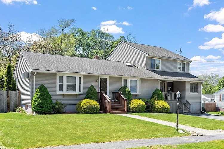 4 Dana Rd Peabody, MA 01960 | MLS 73117738 Photo 1