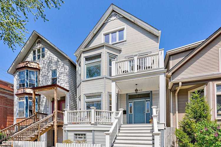 1040 W Newport Ave Chicago, IL 60657 | MLS 11795360 Photo 1