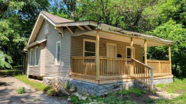 6722 Agnes Ave Kansas City, MO 64132 | MLS 2437790 Photo 1