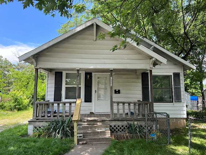 1021 W Locust St Springfield, MO 65803