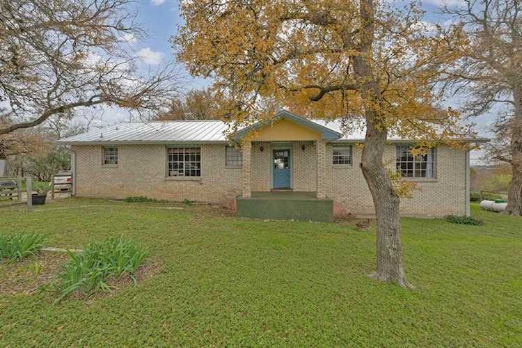 177 Hodge LN Cedar Creek, TX 78612