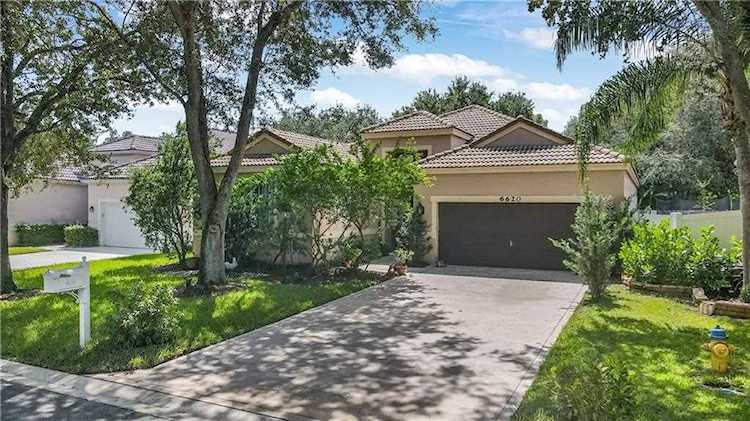 6620 NW 78th Dr Parkland, FL 33067