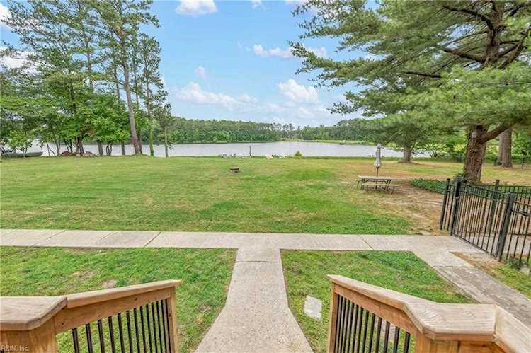 1504 Austin Dr Suffolk, VA 23434