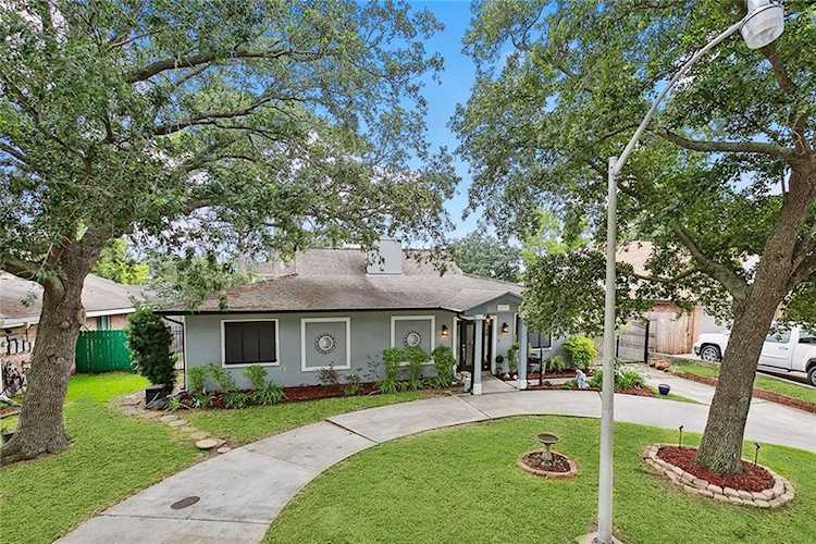 849 Marlene Dr Gretna, LA 70056