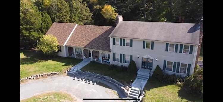 128 North St Rochester, MA 02770