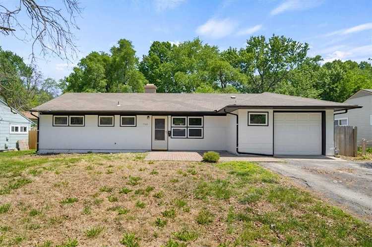 7302 E 108th Terrace Kansas City, MO 64134 | MLS 2437593 Photo 1