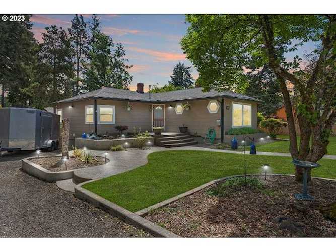 1098 9th ST Washougal, WA 98671
