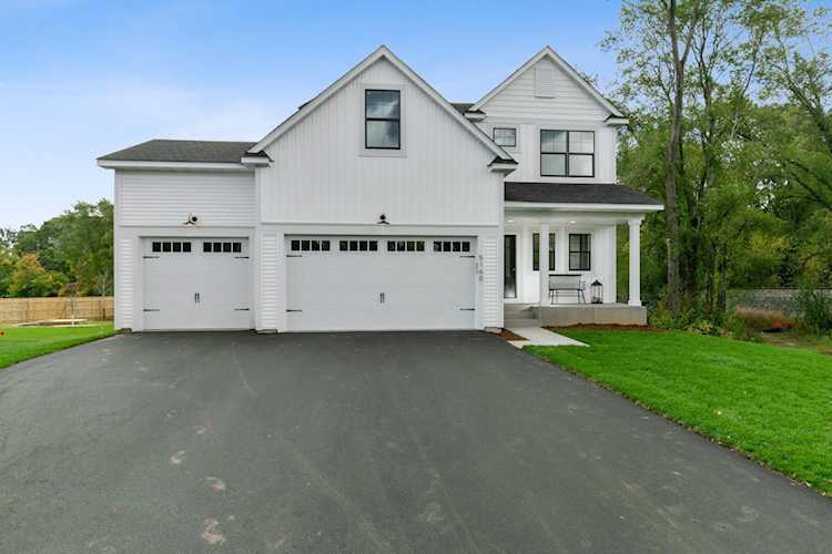 932 Orchard Lane Roseville, MN 55113