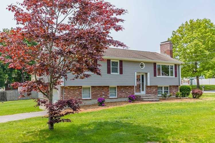 2 Marilyn Rd Billerica, MA 01821 | MLS 73118027 Photo 1