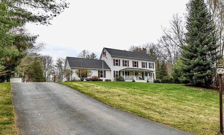 29 Edinburgh Dr Bedford, NH 03110 | MLS 4949497 Photo 1