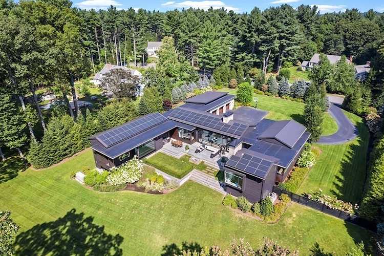 63 Sylvan Ln Weston, MA 02493