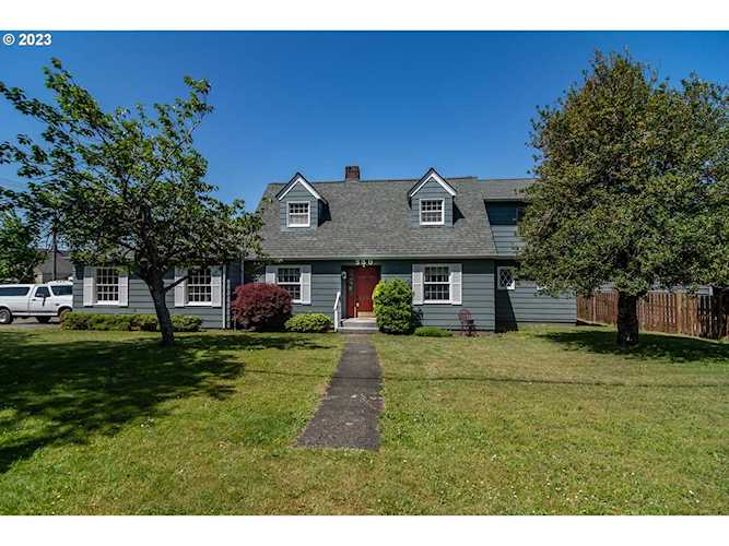 330 Bender ST Myrtle Point, OR 97458