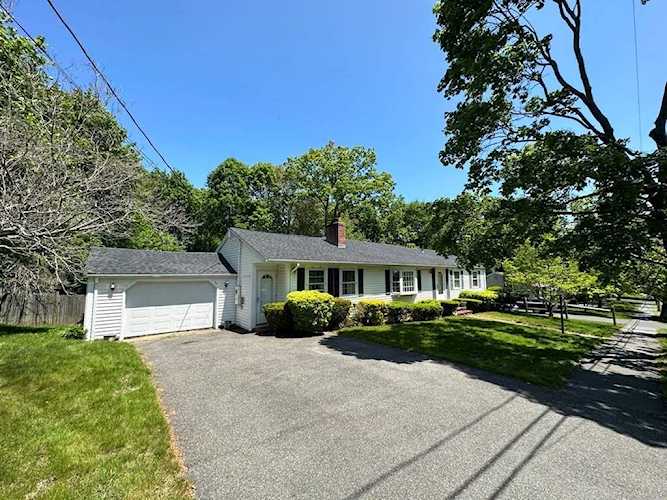 22 Carolyn Dr Danvers, MA 01923 | MLS 73118181 Photo 1