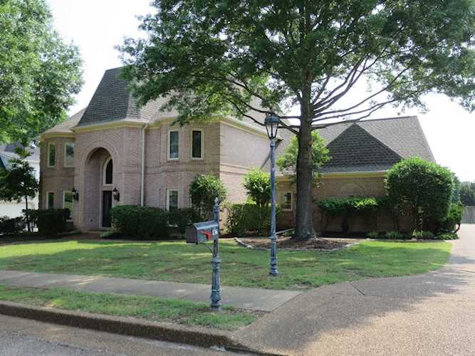 136 Fox Glade Ln Cordova, TN 38018