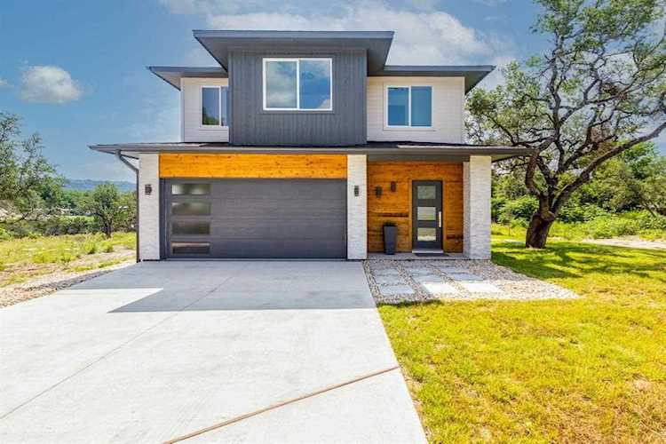 18316 Roundrock RD Jonestown, TX 78645