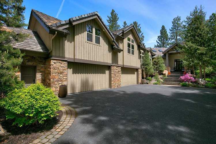 61727 Tam McArthur Loop Bend, OR 97702
