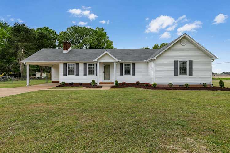 Haltom Real Estate, local REALTORS® Specialize in Selling Homes in Jackson, TN & Surrounding Areas : Madison County, Henderson County, Carroll County, Gibson County, Chester County, Hardeman County, Crockett County Photo 1