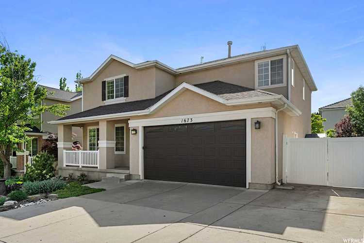 1673 St Andrews Dr Farmington, UT 84025