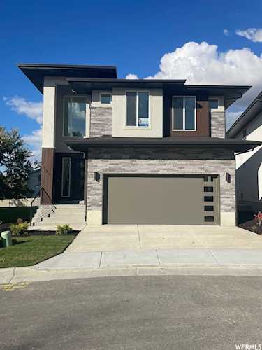 124 E 1370 S Farmington, UT 84025