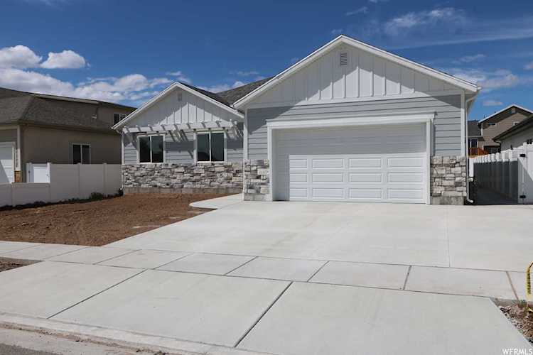 1664 W 560 N Clinton, UT 84015