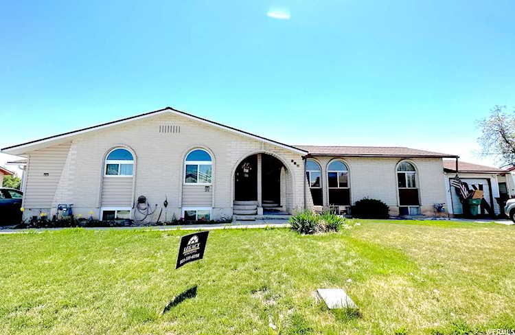 285 W 2400 S Clearfield, UT 84015