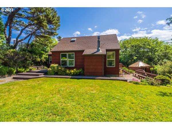 910 NW Cottage ST Newport, OR 97365 | MLS 23081700 Photo 1