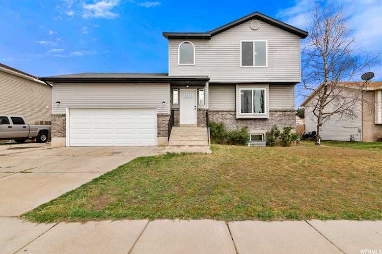 694 N 1260 W Clinton, UT 84015