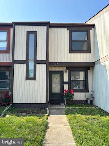 32 Helmsman Essex, MD 21221