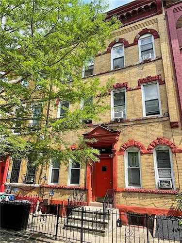 168 Bleecker St Brooklyn, NY 11221