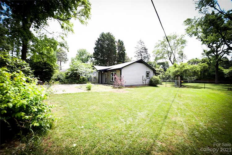 612 Ole Lamp Ln Gastonia, NC 28056 | MLS 4033885 Photo 1