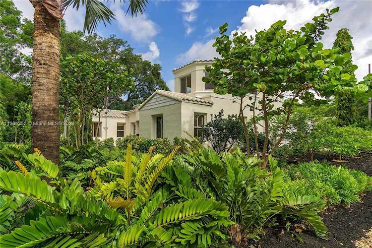 987 NE 96th St Miami Shores, FL 33138