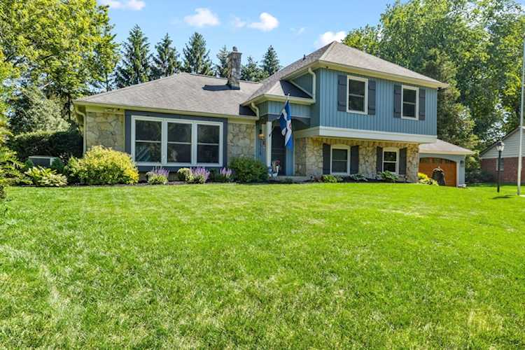1715 Sturbridge Rd Indianapolis, IN 46260 | MLS 21924279 Photo 1