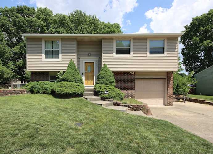 6833 S Lawndale Ave Indianapolis, IN 46221 | MLS 21924347 Photo 1