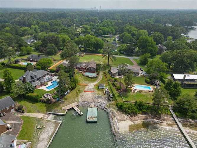 4044 N Witchduck Rd Virginia Beach, VA 23455