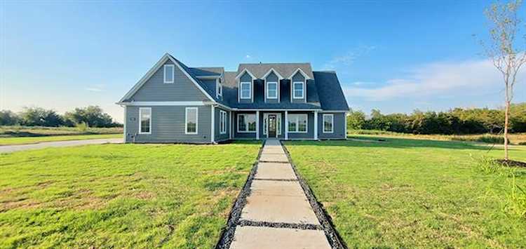 809 Republic Row Nevada, TX 75173