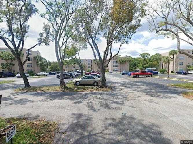 9450 Live Oak Pl #308 Davie, FL 33324 | MLS F10382414 Photo 1