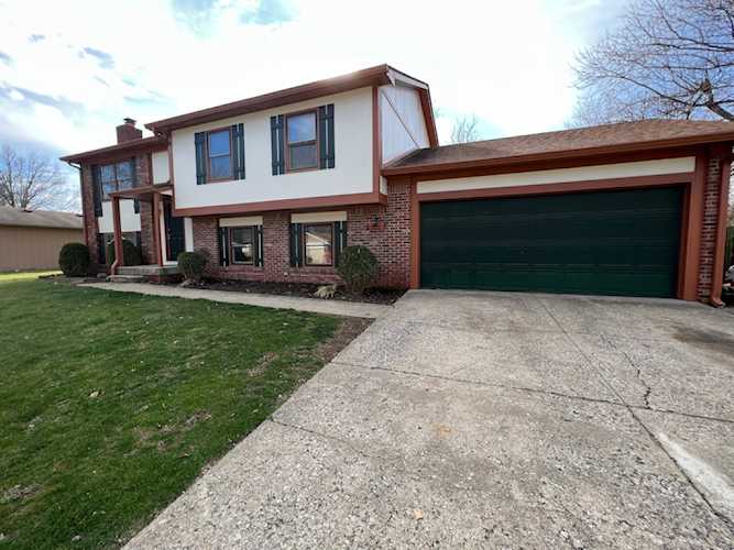 7620 Venetian Way Indianapolis, IN 46217 | MLS 21911821 Photo 1