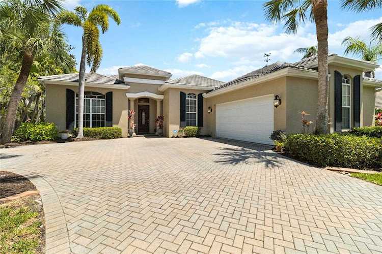 87 Cayman Isles Blvd Englewood, FL 34223