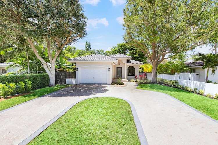 969 NE 92nd St Miami Shores, FL 33138