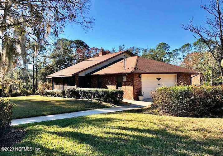 353 Lake Como DR Pomona Park, FL 32181