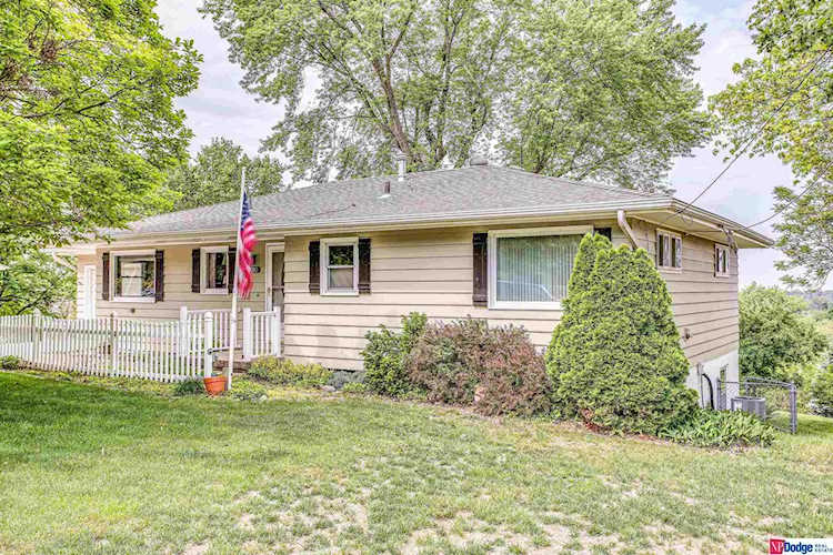 1010 Bellevue Blvd Bellevue, NE 68005