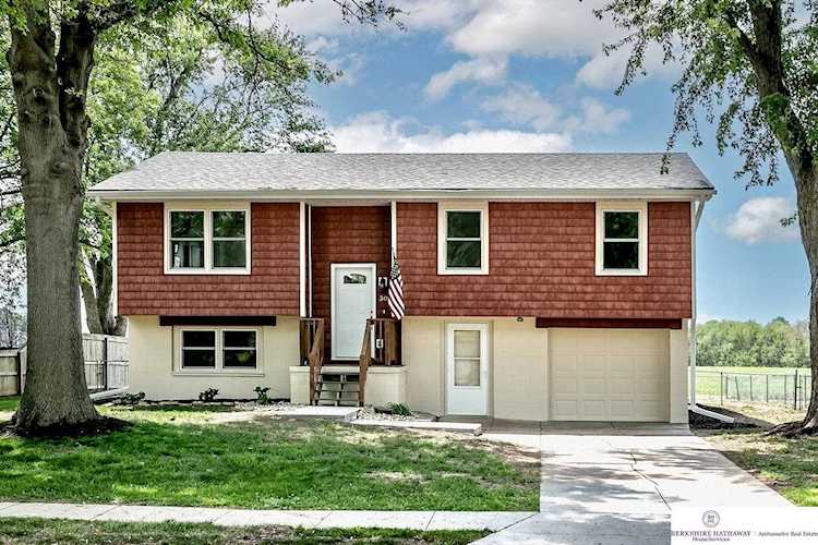 303 Gladys Ave Yutan, NE 68073