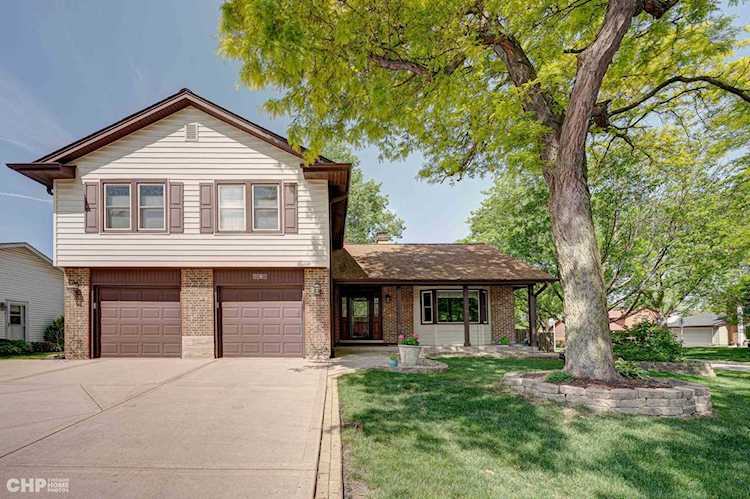 6830 Plymouth Rd Downers Grove, IL 60516 | MLS 11796916 Photo 1