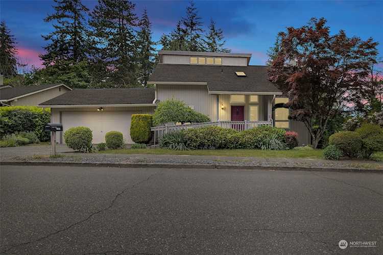 1907 Rolling Hills Ave SERentonWA98055 Call Now 425-200-4093 Photo 1